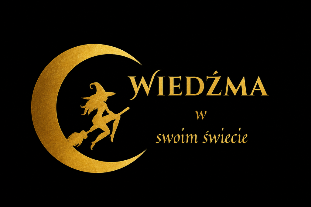 Złote logo z sylwetką czarownicy na miecie i księżycu oraz napisem „Wiedźma w swoim świecie” na czarnym tle.