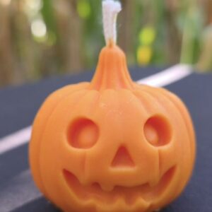 Halloweenowa świeca sojowa „Dynia” 🎃